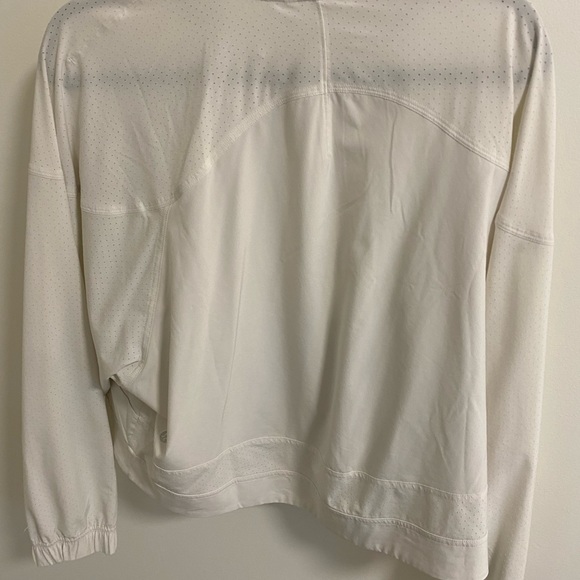 Perforated light lululemon zip up jacket - Picture 4 of 4